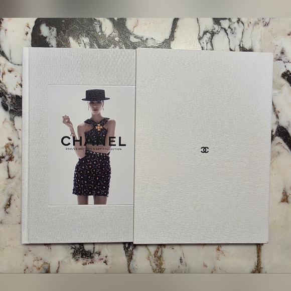 Chanel 2021/22 Métiers d’Art Collection Fashion Book – Limited Edition - Picture 1 of 9